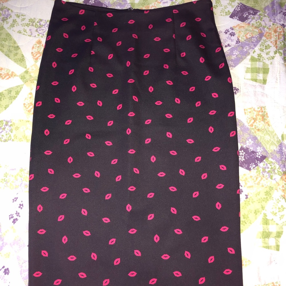 HM graphic Lip Pencil Skirt
